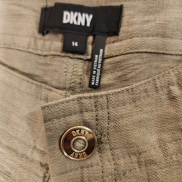 DKNY Womens Beige Classic High-Rise Minimalist‎ Flowy Shorts NWT Size 14 - Picture 3 of 6